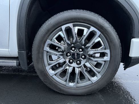 Used 2024 GMC Sierra 1500 Denali Ultimate image 11