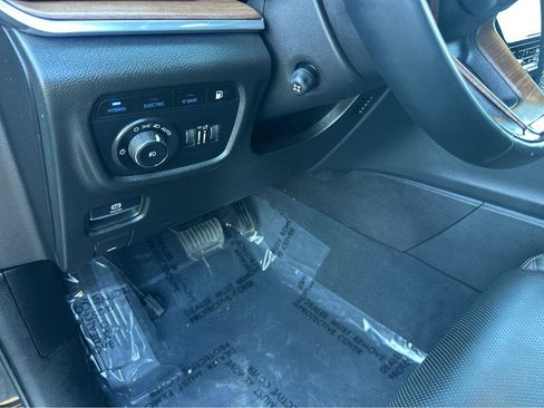 Used 2022 Jeep Grand Cherokee Summit w/ Advanced Protech Group IV image 32