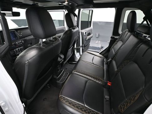 Used 2021 Jeep Wrangler Unlimited Sahara image 37