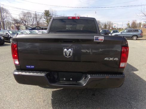 Used 2018 RAM 1500 Express image 8
