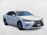 Used 2018 Lexus ES 300h image 3