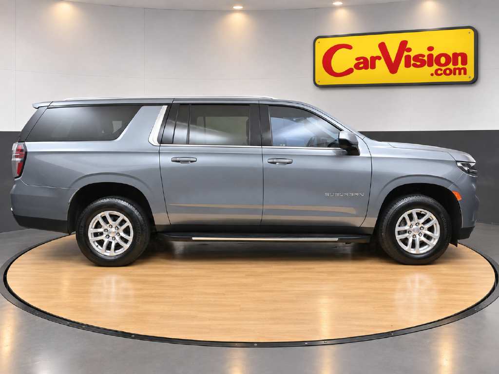 Used 2021 Chevrolet Suburban LT RWD image 3