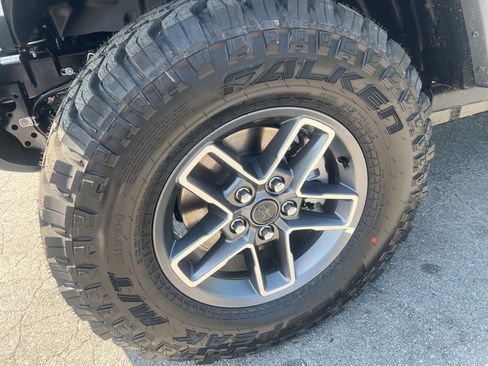New 2026 Jeep Gladiator Mojave AWD/4WD image 9