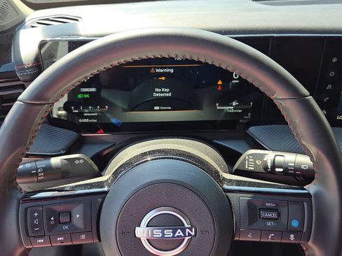 Used 2025 Nissan Kicks SR FWD image 22