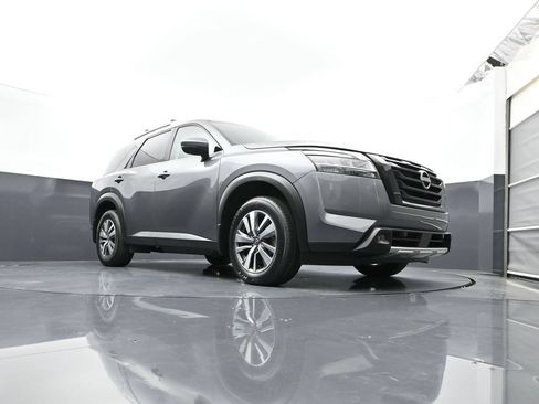 Used 2023 Nissan Pathfinder SL w/ Lighting Package (N92) AWD/4WD image 50