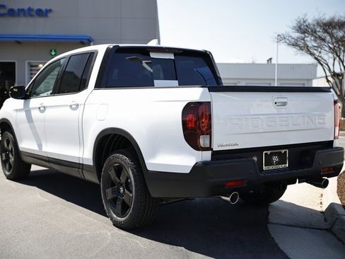 New 2026 Honda Ridgeline Black Edition image 9