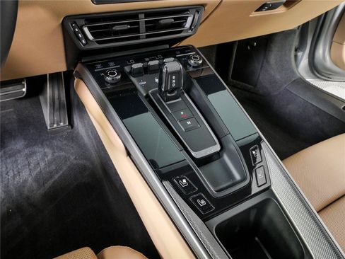 Certified 2022 Porsche 911 Carrera RWD image 18