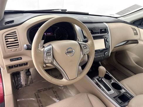 Used 2013 Nissan Altima 3.5 SL w/ Technology Pkg image 4