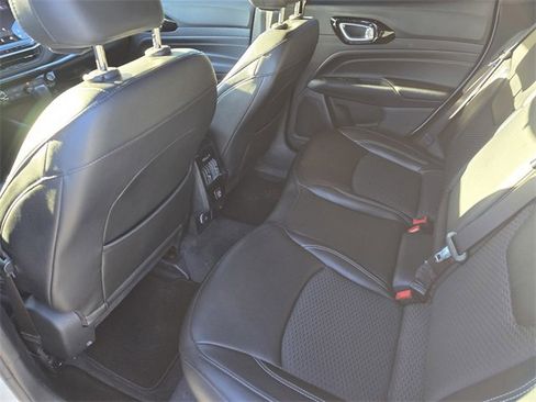 Used 2023 Buick Encore GX Select image 12