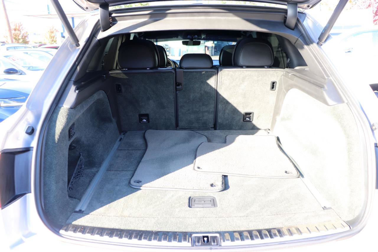 Used 2018 Bentley Bentayga AWD/4WD image 71