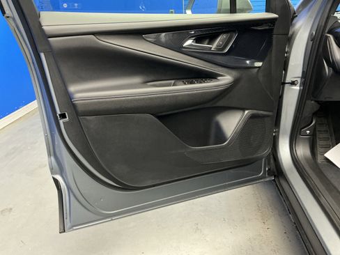 New 2025 Chevrolet Blazer EV LT AWD/4WD image 9
