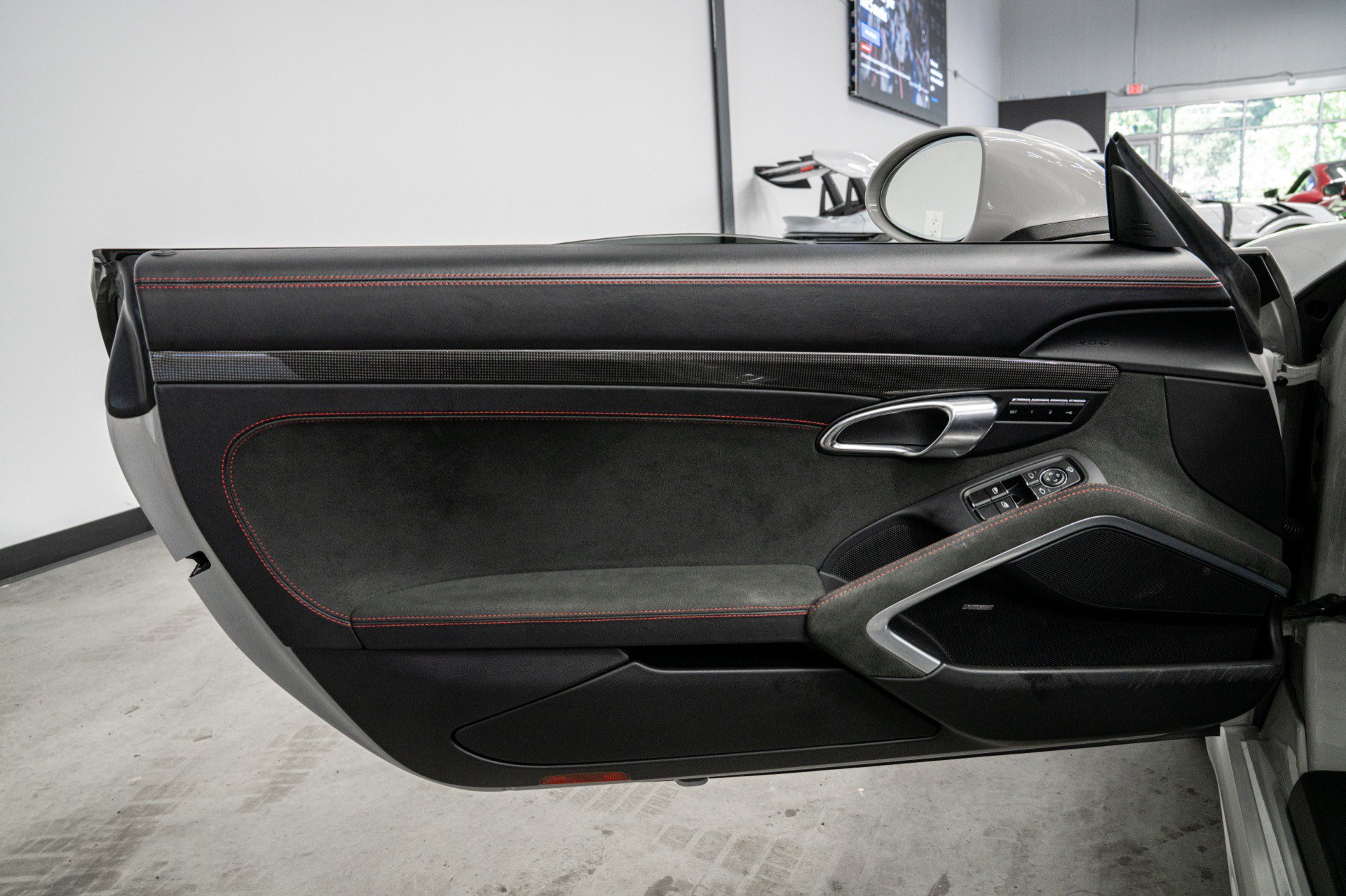 Used 2024 Porsche 718 Boxster GTS w/ GTS Interior Package RWD image 36