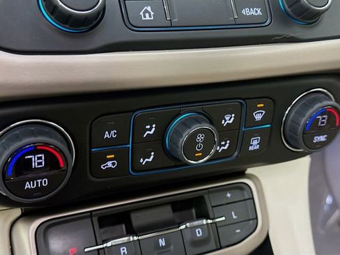 Used 2021 GMC Acadia Denali w/ Denali Technology Package image 16