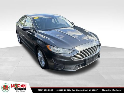 Used 2020 Ford Fusion SE FWD image 2