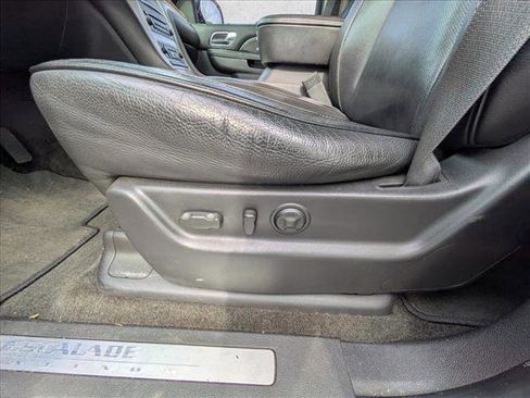 Used 2014 Cadillac Escalade ESV Platinum image 16