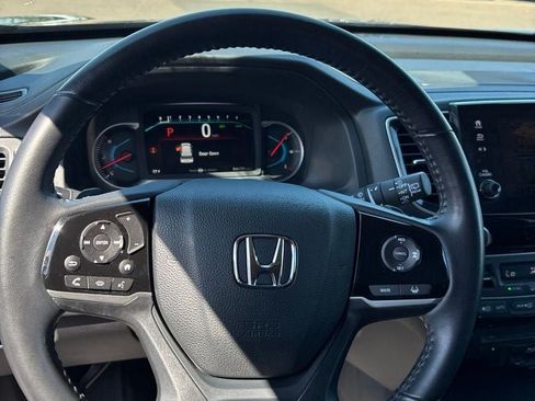 Used 2019 Honda Pilot Touring image 14