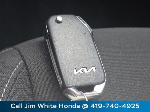 Used 2022 Kia Sorento LX FWD image 32