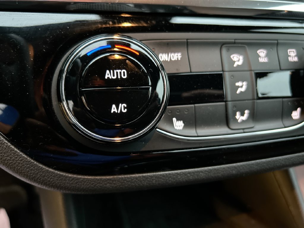 Used 2025 Buick Envista Sport Touring w/ Convenience I Package FWD image 29