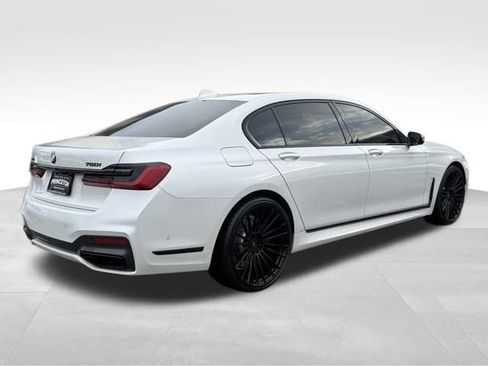 Used 2022 BMW 750i xDrive w/ Autobahn Package image 7