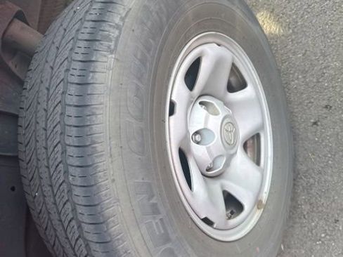 Used 2022 Toyota Tacoma SR image 12