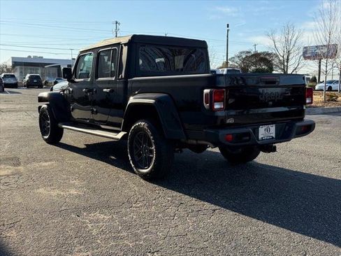 Certified 2025 Jeep Gladiator Sport image 5