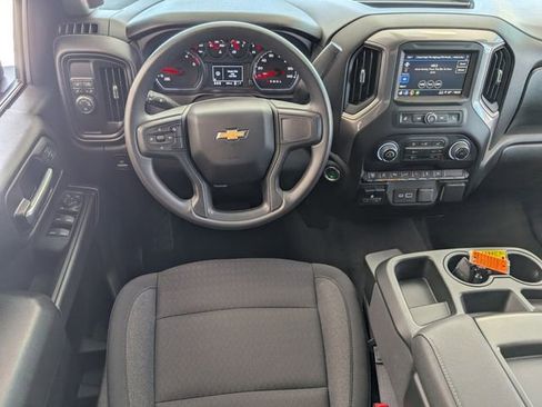 Used 2025 Chevrolet Silverado 2500 Custom w/ Custom Value Package image 10