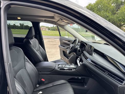 Used 2023 INFINITI QX60 Pure AWD/4WD image 32