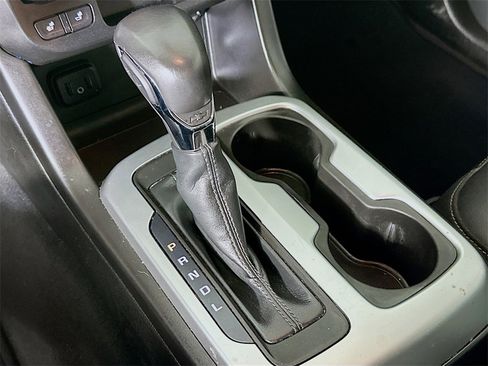 Used 2022 Chevrolet Colorado LT w/ Luxury Package image 22