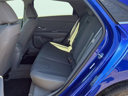 Certified 2025 Hyundai Elantra SEL FWD image 15