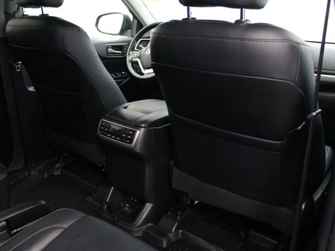Used 2019 Toyota Highlander Limited Platinum image 22