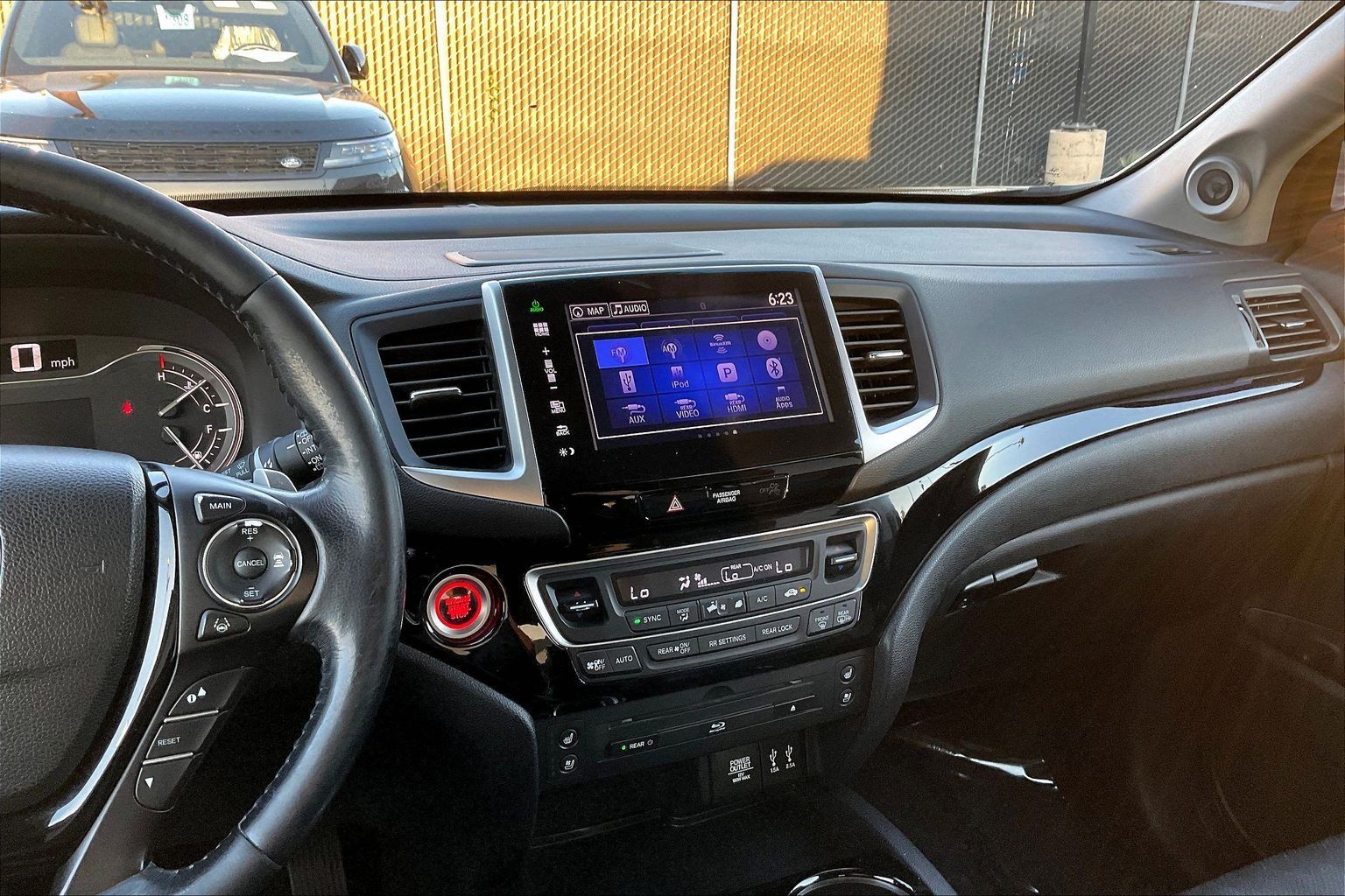 Used 2016 Honda Pilot Elite image 5