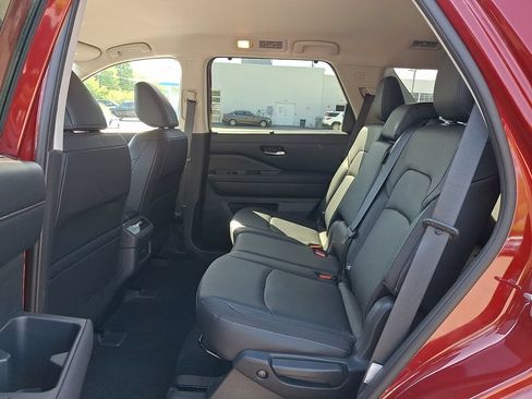 Used 2022 Nissan Pathfinder SL w/ SL Black Package AWD/4WD image 10