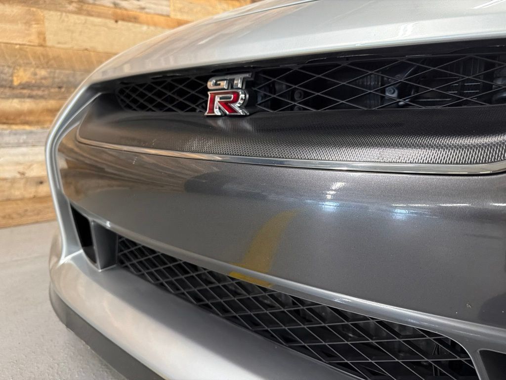Used 2009 Nissan GT-R Premium AWD/4WD image 7