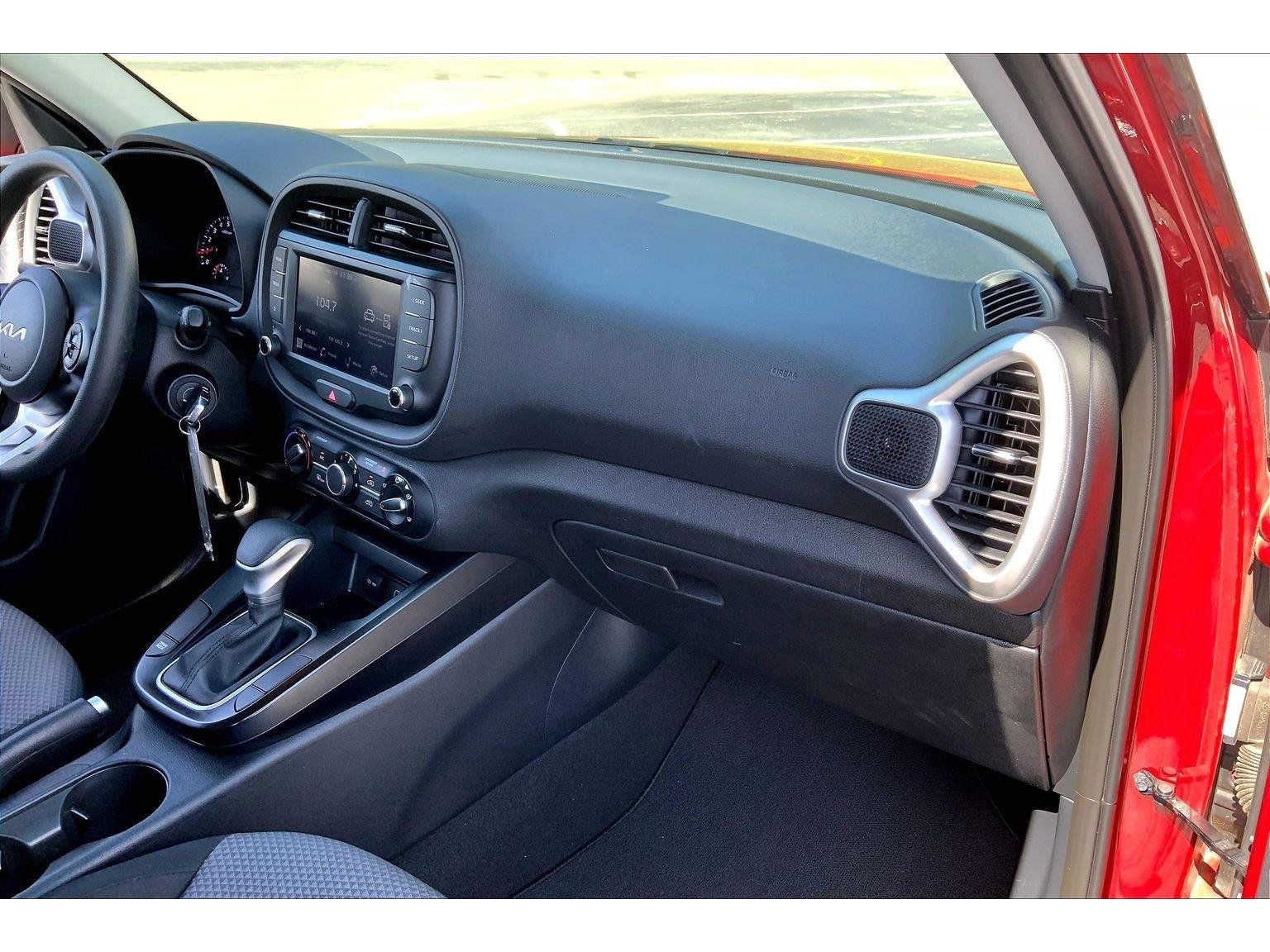 Used 2022 Kia Soul LX FWD image 14