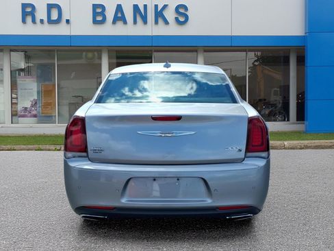 Used 2016 Chrysler 300 S w/ 300S Premium Group AWD/4WD image 4