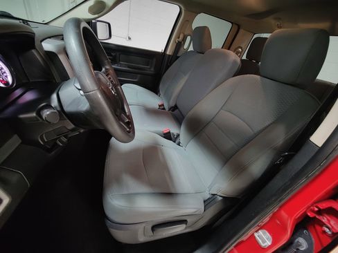 Used 2018 RAM 1500 Express image 23