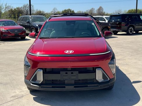Used 2025 Hyundai Kona SEL image 2