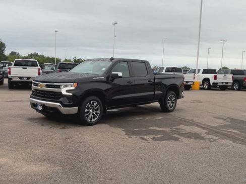 Used 2023 Chevrolet Silverado 1500 LT RWD image 4