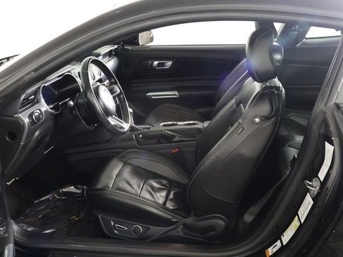 Used 2018 Ford Mustang GT Premium w/ Equipment Group 401A RWD image 20