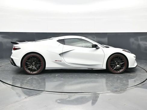 Used 2024 Chevrolet Corvette Z06 w/ Stealth Interior Trim Package RWD image 8