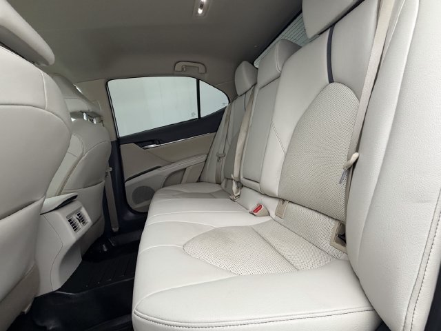 Used 2021 Toyota Camry XLE FWD image 23