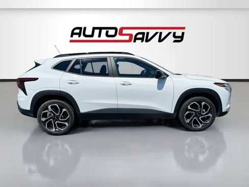 Used 2026 Chevrolet Trax RS w/ Sunroof Package FWD image 8