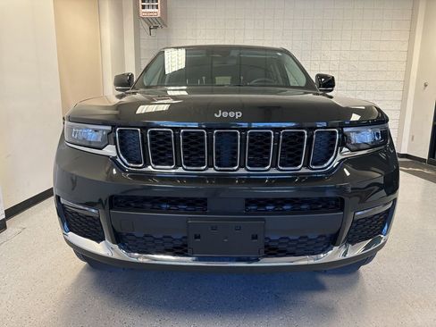 Used 2023 Jeep Grand Cherokee L Limited AWD/4WD image 39