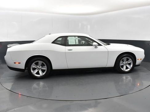 Used 2023 Dodge Challenger SXT image 8