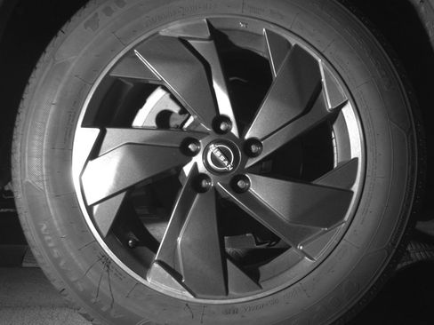 Used 2025 Nissan Rogue SV image 15