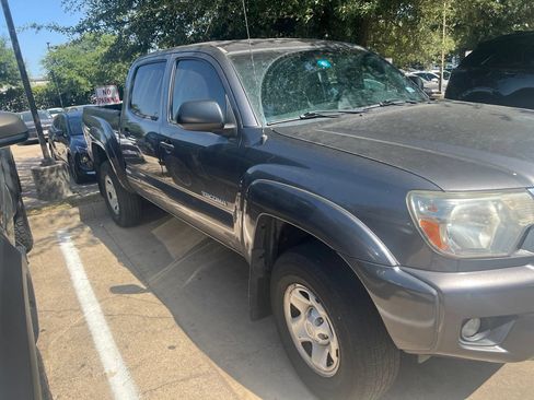 Used 2012 Toyota Tacoma PreRunner w/ SR5 Pkg RWD image 8