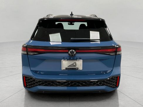 New 2026 Volkswagen Tiguan SE R-Line AWD/4WD image 6