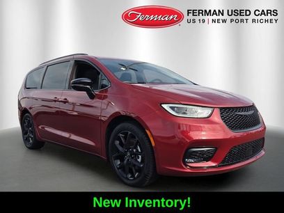 Certified 2025 Chrysler Pacifica Limited