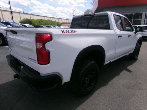 Used 2019 Chevrolet Silverado 1500 Custom Trail Boss w/ Custom Convenience Package AWD/4WD image 3