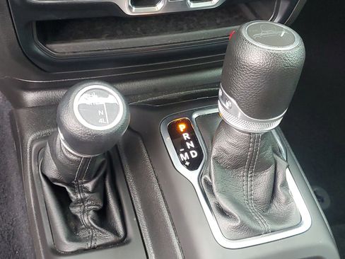 Used 2023 Jeep Gladiator Sport image 26